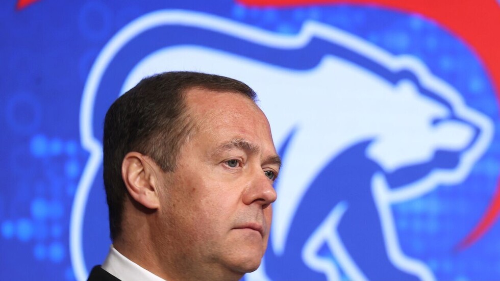 مدفيديف لا يستبعد أن ينتقل 