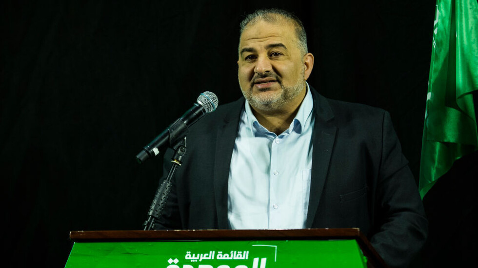 رئيس القائمة العربية في الكنيست يدعو "لدخول الدول العربية إلى غزة"