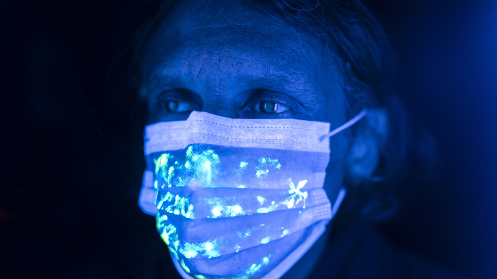 علماء يكشفون عن إمكانية تأثير الضوء فوق البنفسجي ضد "كوفيد-19"