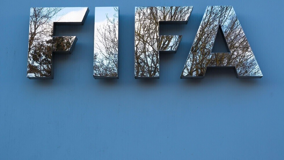 بينها 6 أندية سعودية وعملاق الدوري المغربي.. "الفيفا" يصدر قائمة الأندية الممنوعة من قيد لاعبين جدد