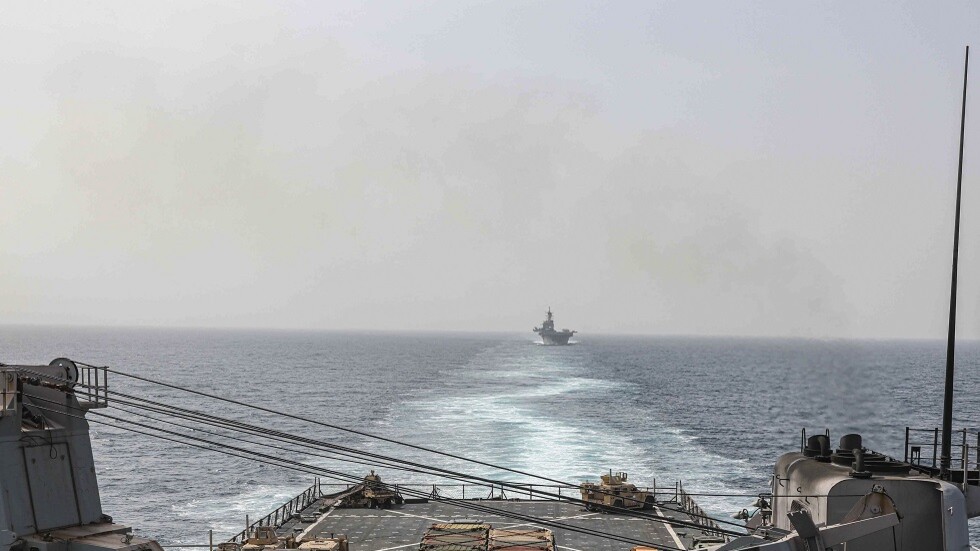 الحوثيون يتوعدون بالرد على القصف الأمريكي البريطاني 