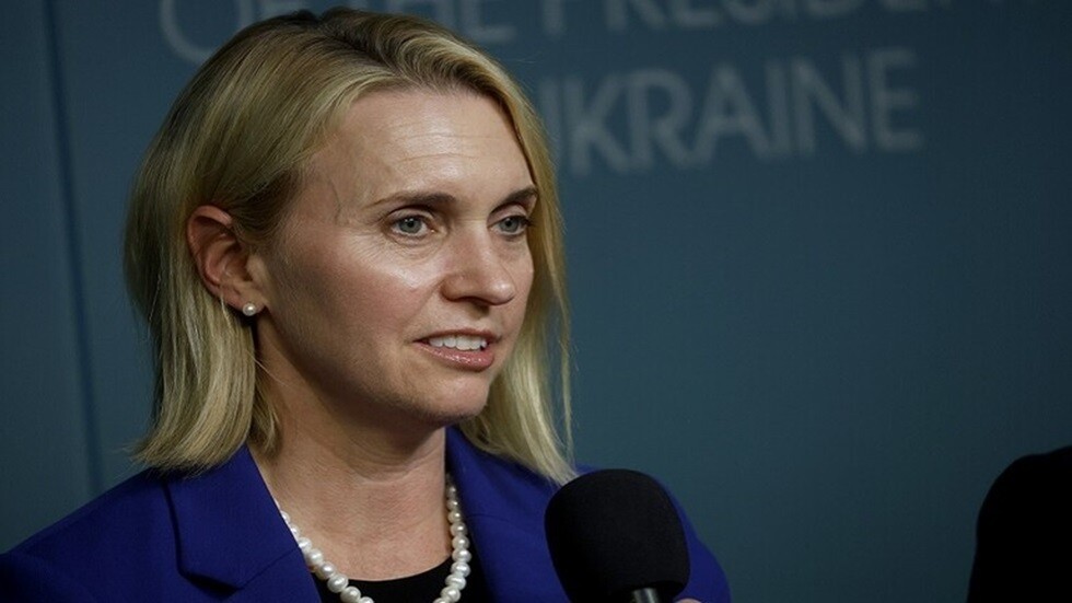 السفيرة الأمريكية لدى أوكرانيا: واشنطن تسعى لتوقيع "اتفاق ضمانات أمنية" مع كييف