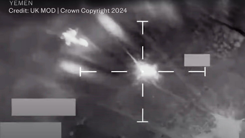 "تلغراف": فرنسا رفضت دعم الغارات الجوية البريطانية والأمريكية على أهداف للحوثيين في اليمن