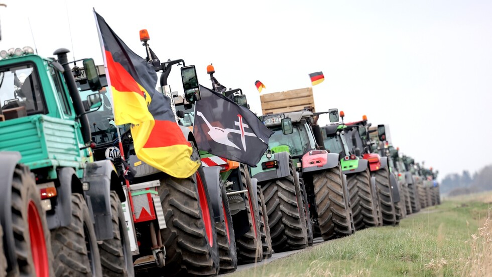 مزارعون رومانيون يغلقون الحدود المشتركة مع أوكرانيا