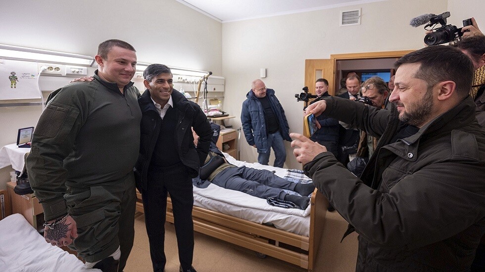 ها هم أصدقاء البريطانيين: زاخاروفا تعلق على صورة وعبارة "الله غير موجود"