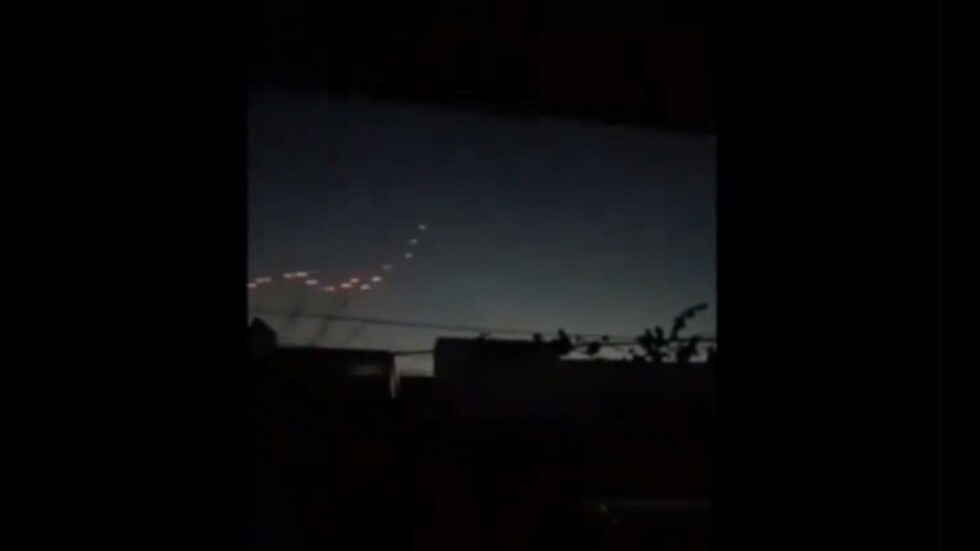 شاهد.. الحرس الثوري يستهدف مراكز تجسس وتجمعات في أربيل بالصواريخ الباليستية (فيديو)