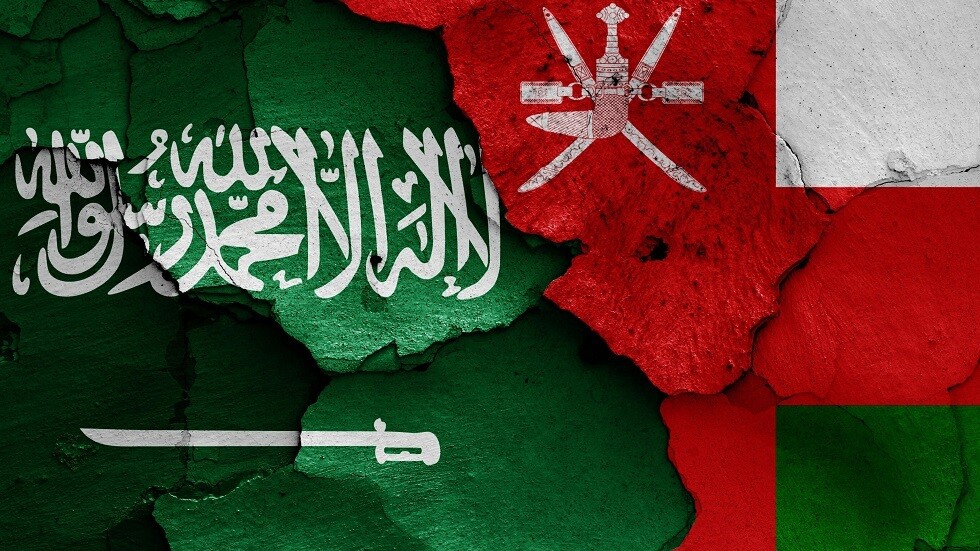 مباراة القمة بين السعودية وعمان.. الموعد والقنوات الناقلة والتشكيلة المتوقعة