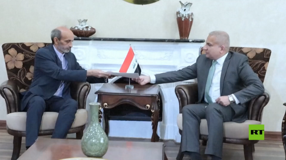 الخارجية العراقية تسلم القائم بالأعمال الإيراني مذكرة احتجاج
