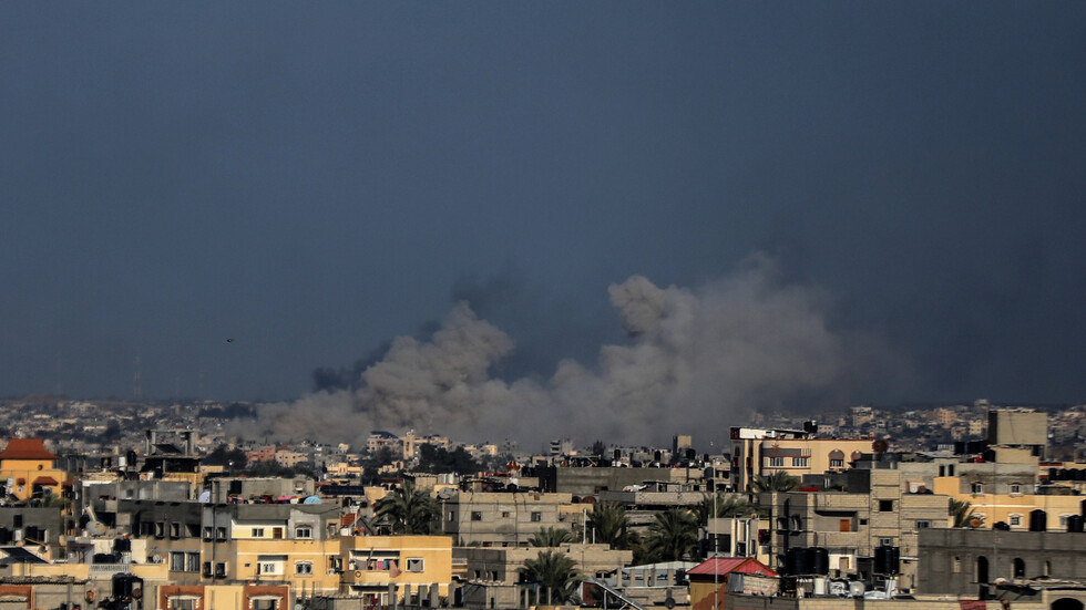 مراسلنا: مقتل أكثر من 20 فلسطينيا بغارات إسرائيلية على خان يونس ورفح