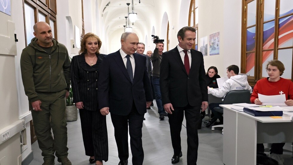 بوتين يزور مقر حملته الانتخابية في موسكو لأول مرة