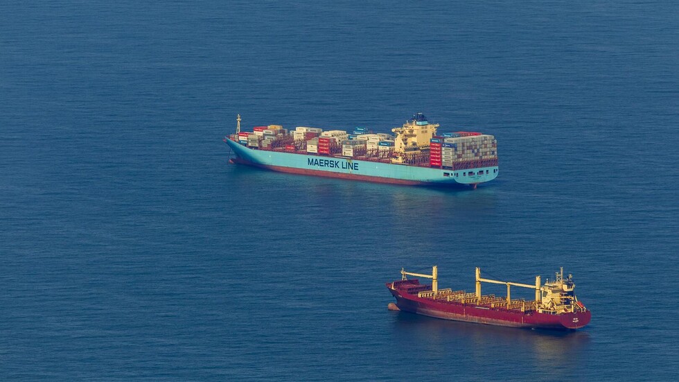 "عبارة من 4 كلمات" تبثها سفن في البحر الأحمر لتجنب استهدافها من قبل الحوثيين