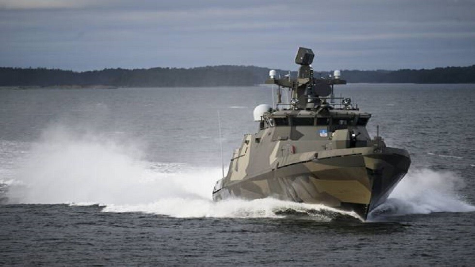 البحرية البريطانية تعلن عن هجوم جديد استهدف سفينة قبالة سواحل اليمن