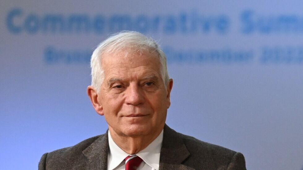 المفوض الأوروبي يزعم أن إسرائيل مولت حركة "حماس"