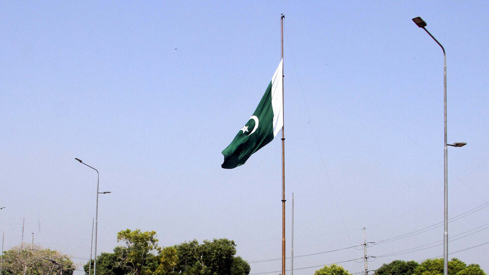 انخفاض عدد الرحلات الجوية عبر باكستان بنسبة 50% على خلفية التوتر مع إيران