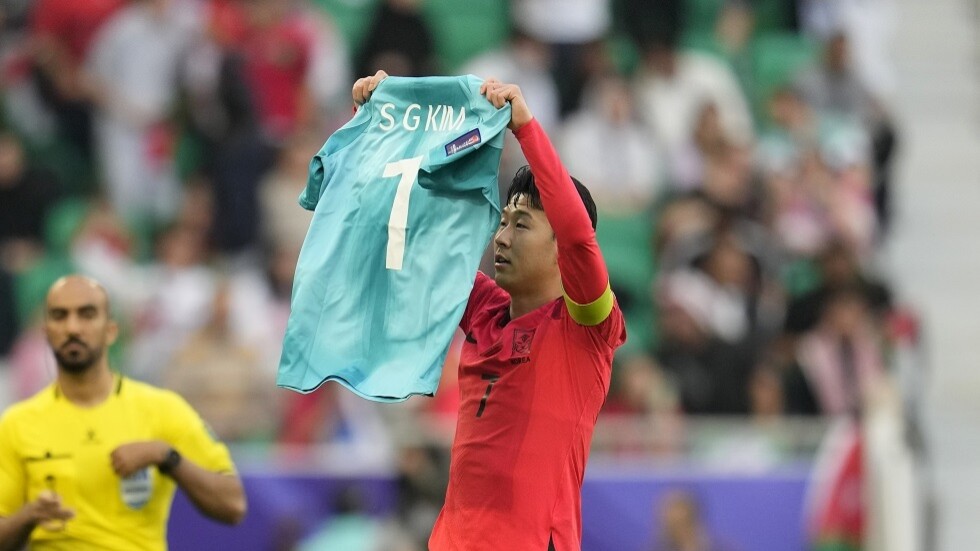 ما سر رفع سون قميص حارس الشباب السعودي احتفالا بهدفه في مرمى الأردن (فيديو)