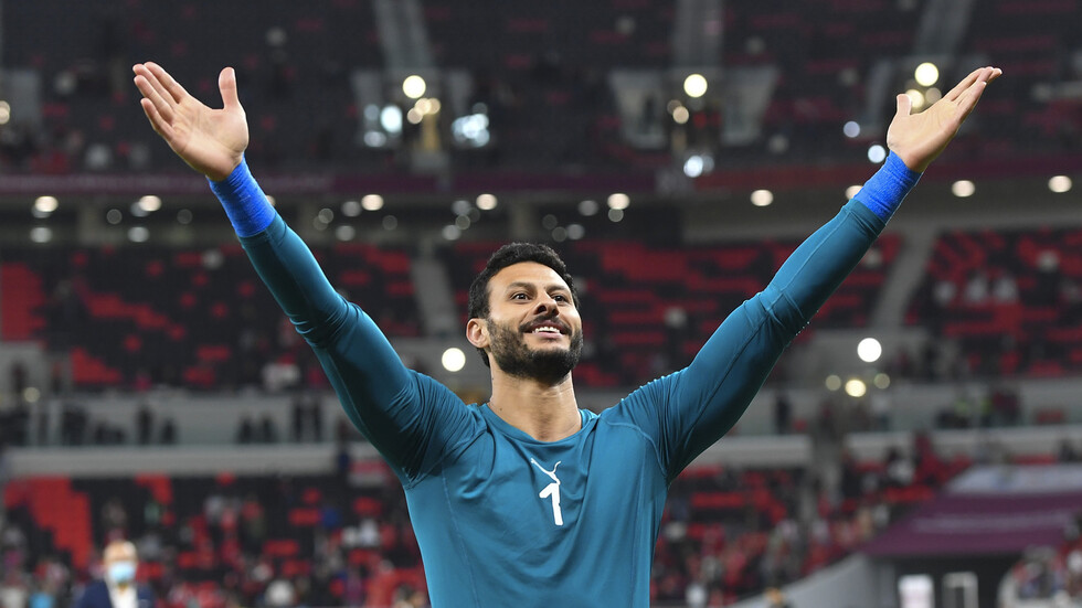 حارس منتخب مصر محمد الشناوي يحقق أمنية طفل فلسطيني (فيديو)