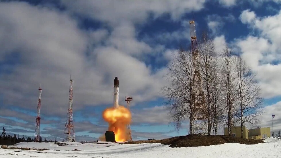 الخارجية الروسية: نصب صواريخ "سارمات" النووية لا يخلّ بالتوازن الاستراتيجي مع واشنطن