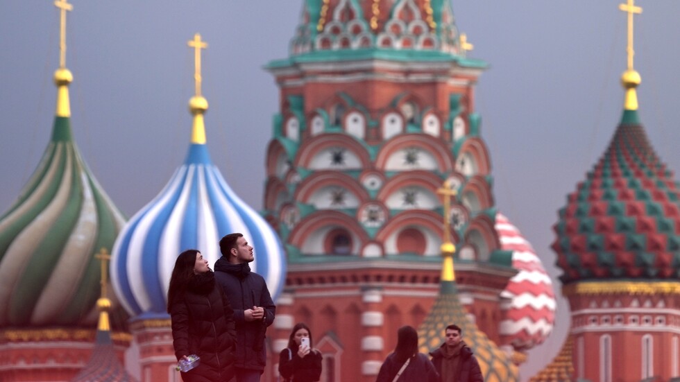 خليجيون يتهافتون على روسيا و"توم" يخطف الأنظار.. (فيديو)