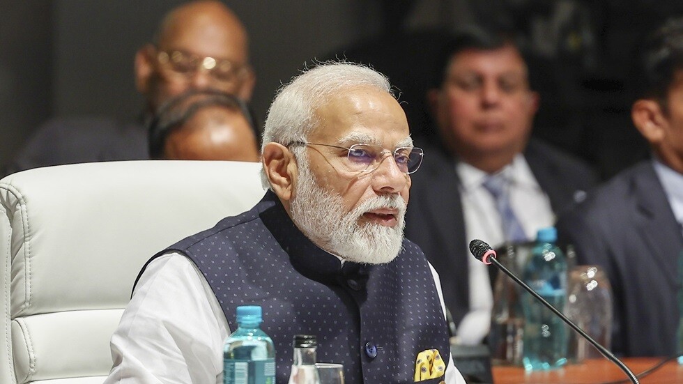 ناريندرا مودي يدشن المعبد الهندوسي في موقع المسجد المدمّر