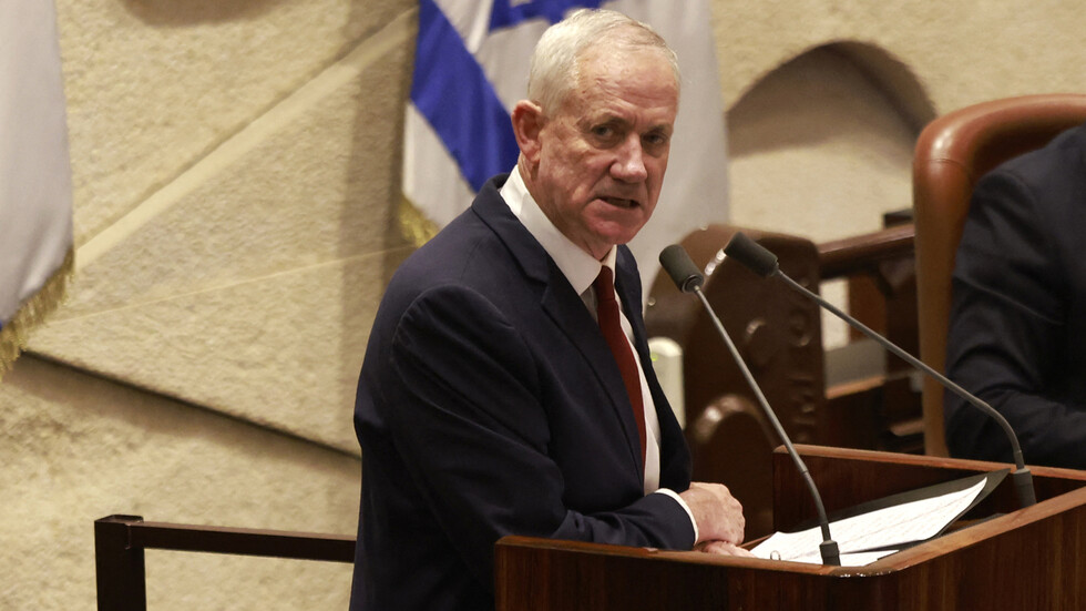 غانتس:  نقترب من مرحلة سيُطلب منا فيها التحرك على نطاق واسع في عمق الأراضي اللبنانية