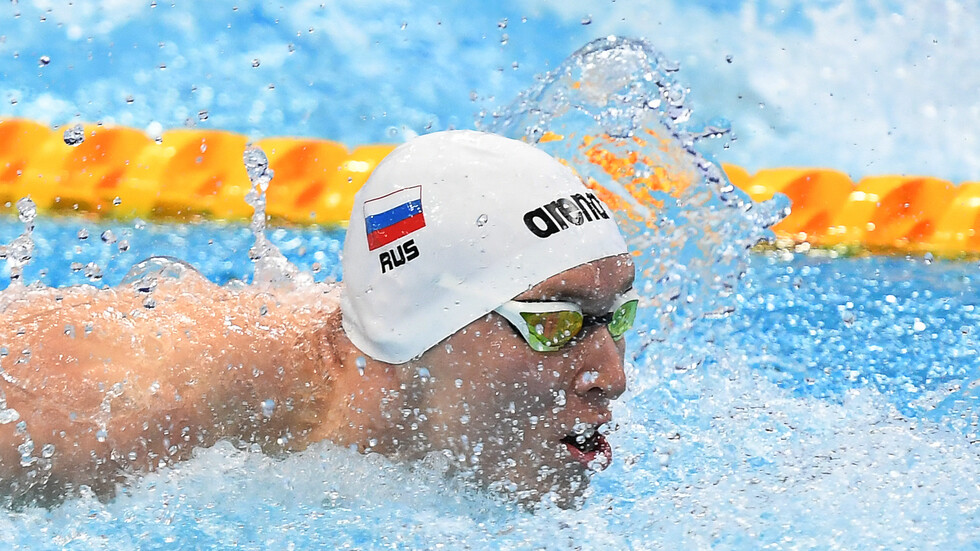 سباح روسي آخر يرفض وضع الحياد في أولمبياد باريس 2024