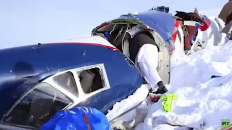 الدفاع الأفغانية تنشر مشاهد للناجين في تحطم الطائرة الخاصة في أفغانستان (فيديو)