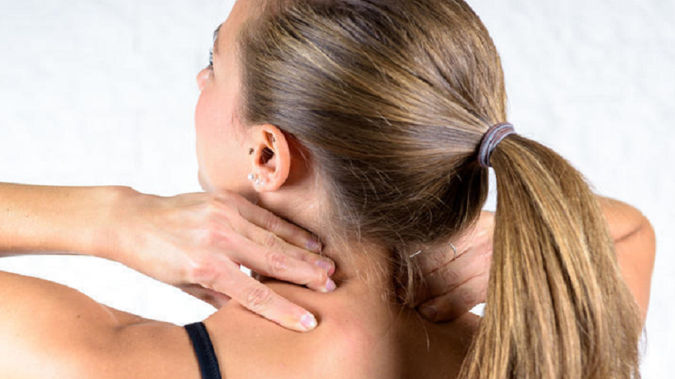 هل يساعد تدليك بسيط للرقبة في وقف آلام الصداع النصفي؟!