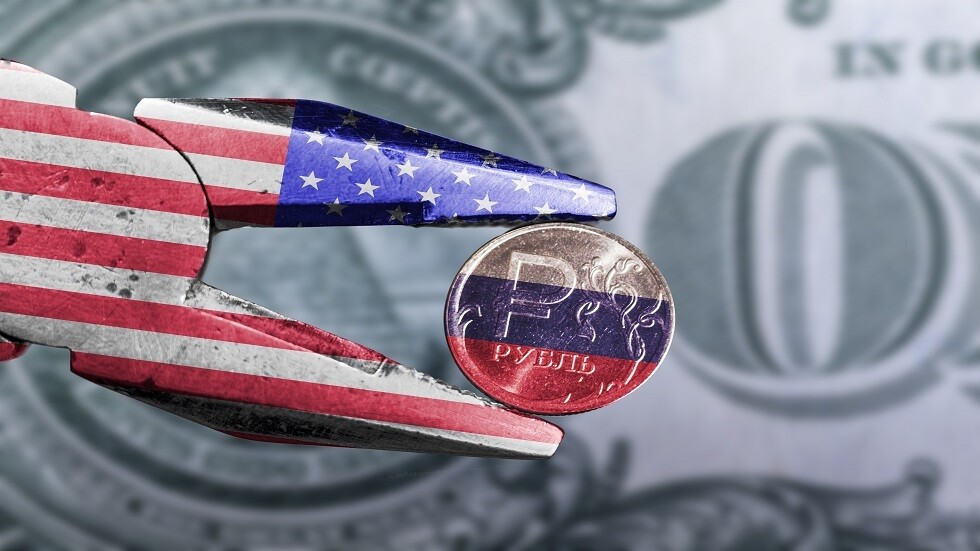 سلوتسكي: قانون نقل الأصول الروسية إلى أوكرانيا سيقوض الثقة في الولايات المتحدة تماما