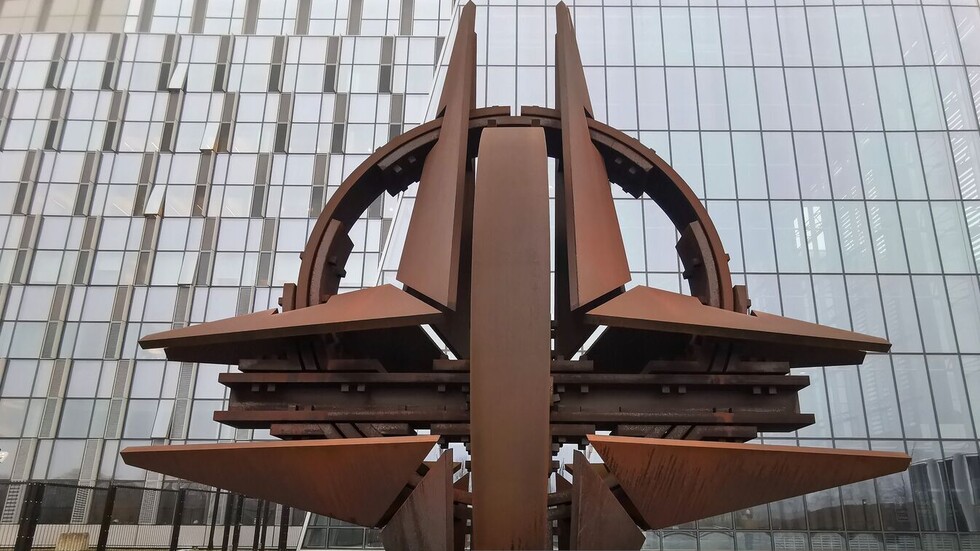 البنتاغون يؤكد أن الناتو مستعد للدفاع عن نفسه ولا يسعى إلى مواجهة مسلحة مع روسيا