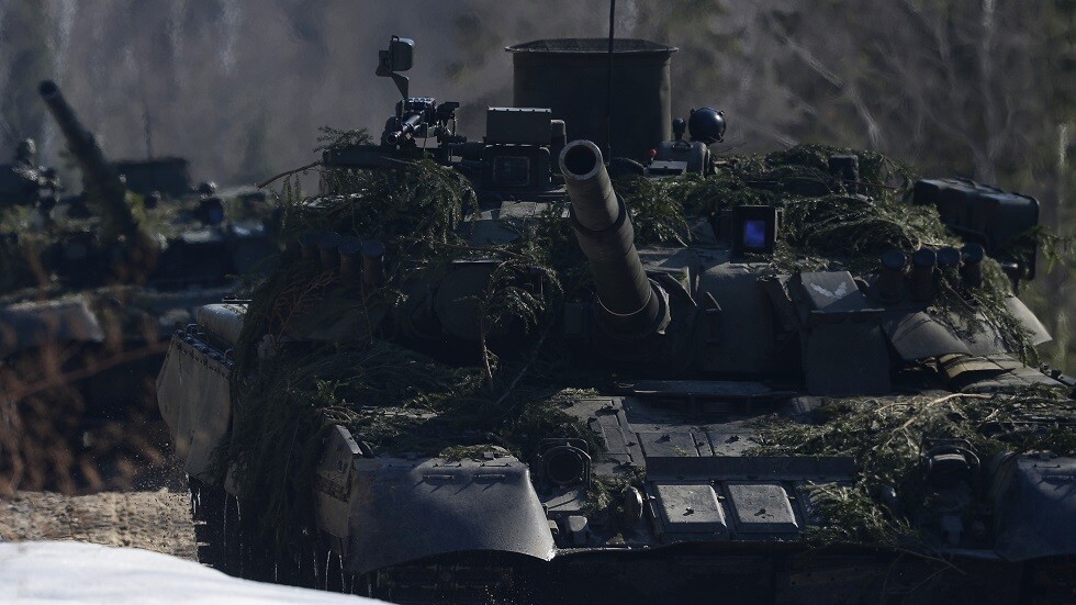 دبابات "T-80BVM" الروسية تحصل على منظومات مضادة للدرونات