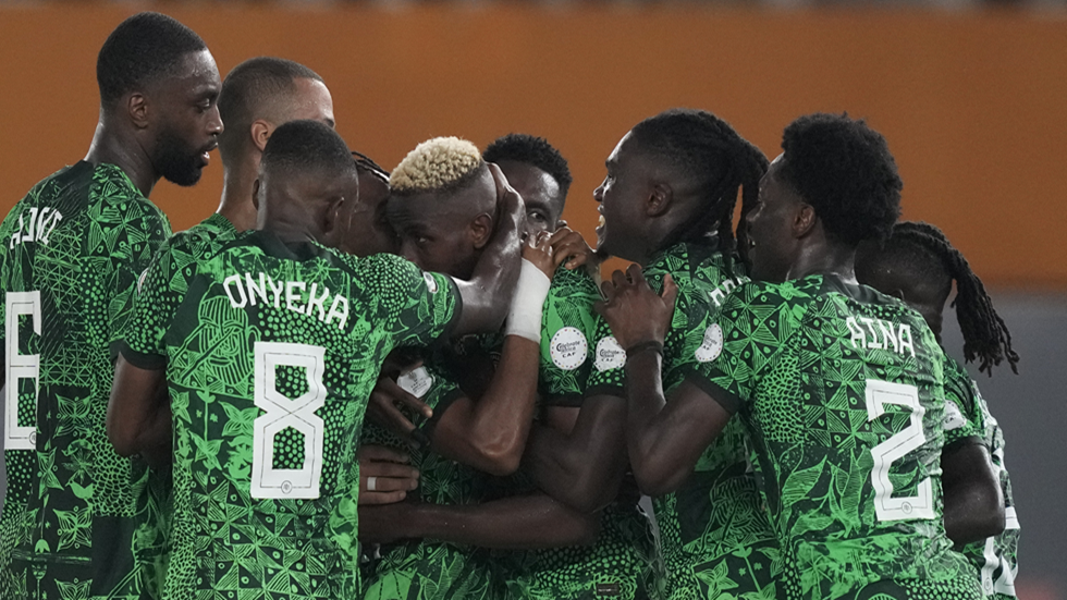 نيجيريا تتخطى الكاميرون وتضرب موعدا مع أنغولا في ربع نهائي كأس إفريقيا