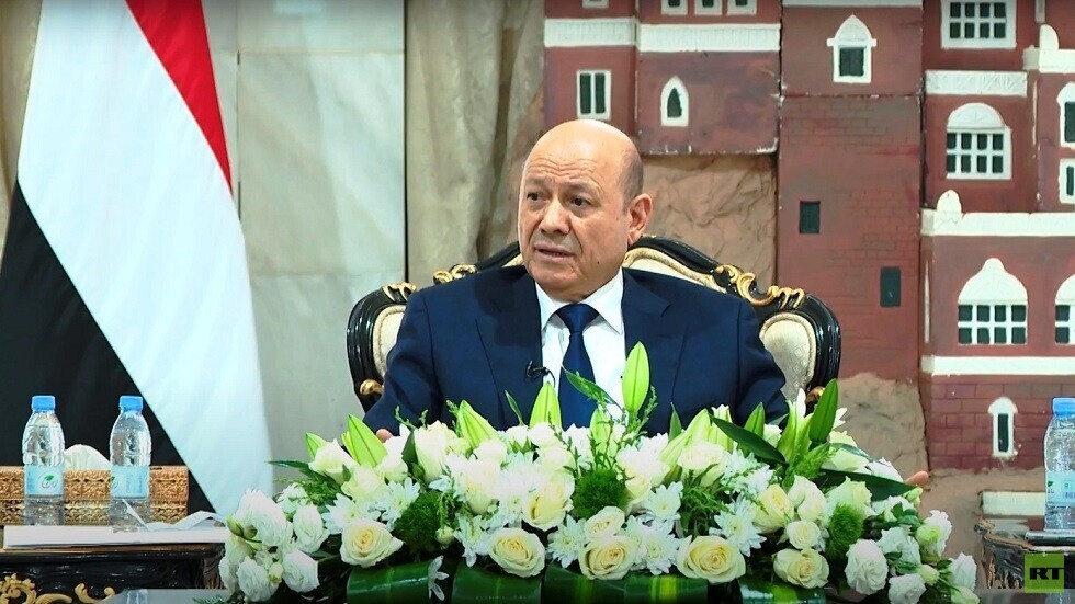 العليمي: حرية الملاحة في البحر الأحمر مسؤولية كل الدول