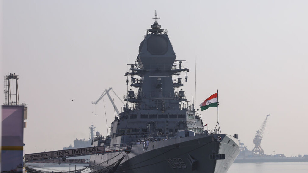 البحرية الهندية تعلن تحرير سفينة صيد إيرانية استولى عليها قراصنة قبالة الصومال