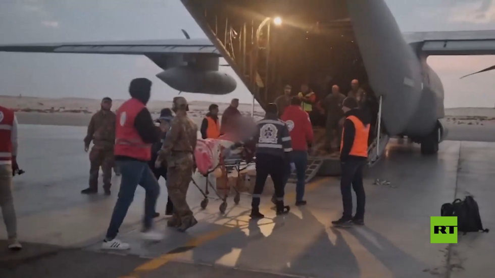 إجلاء المجموعة الأولى من الأطفال المصابين من غزة إلى إيطاليا