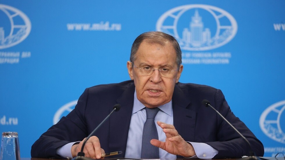 لافروف: تحول الدولار في أيدي المؤسسات المالية الدولية إلى أداة سياسية وللإكراه