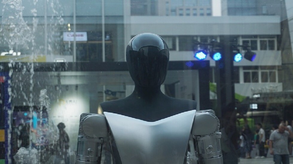 "ذاهب للمشي معه".. ماسك يكشف عن آخر التطورات على الروبوت "أوبتيموس" (فيديو)