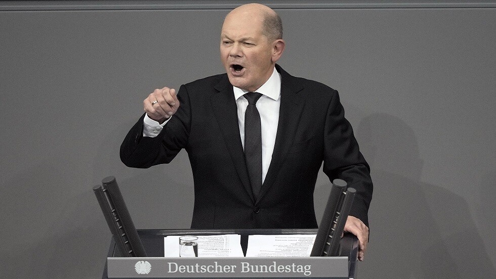 "ألمانيا لا يمكنها بمفردها".. شولتس يحث قادة أوروبا على مواصلة دعم أوكرانيا