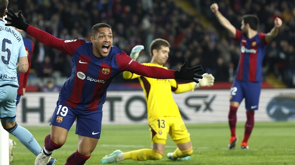 برشلونة يفلت من كمين ضيفه أوساسونا           