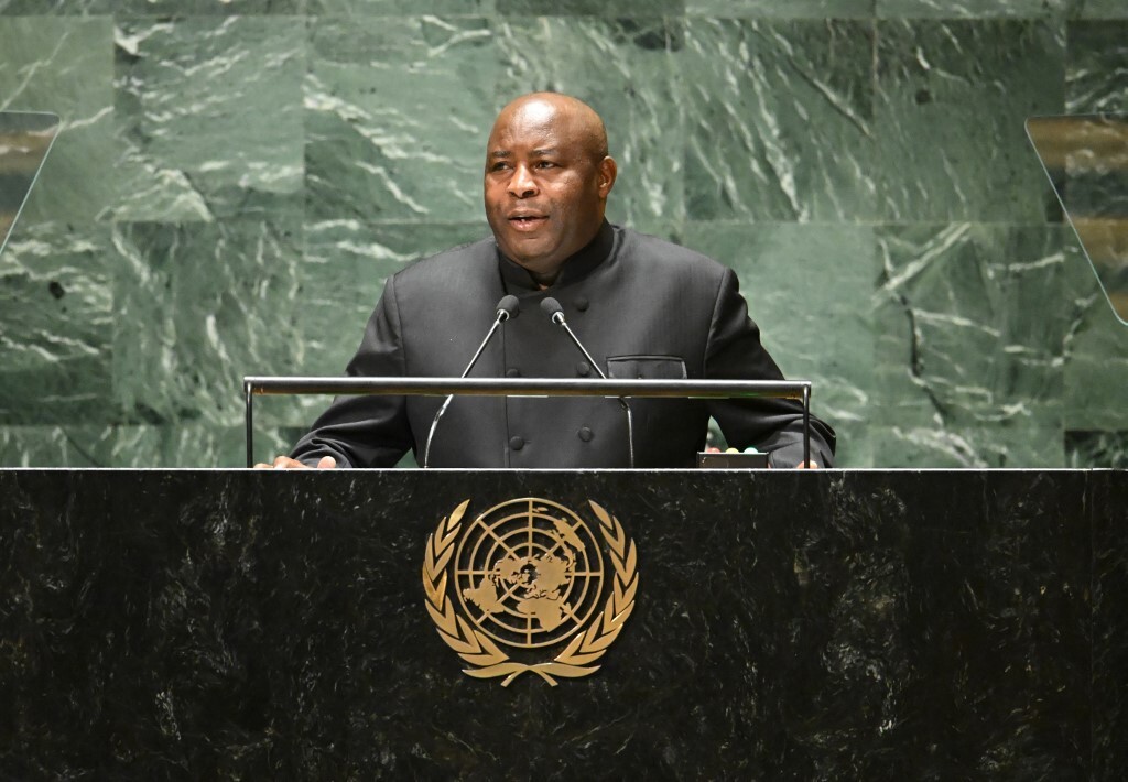 رئيس بوروندي يدعو إلى رجم المثليين