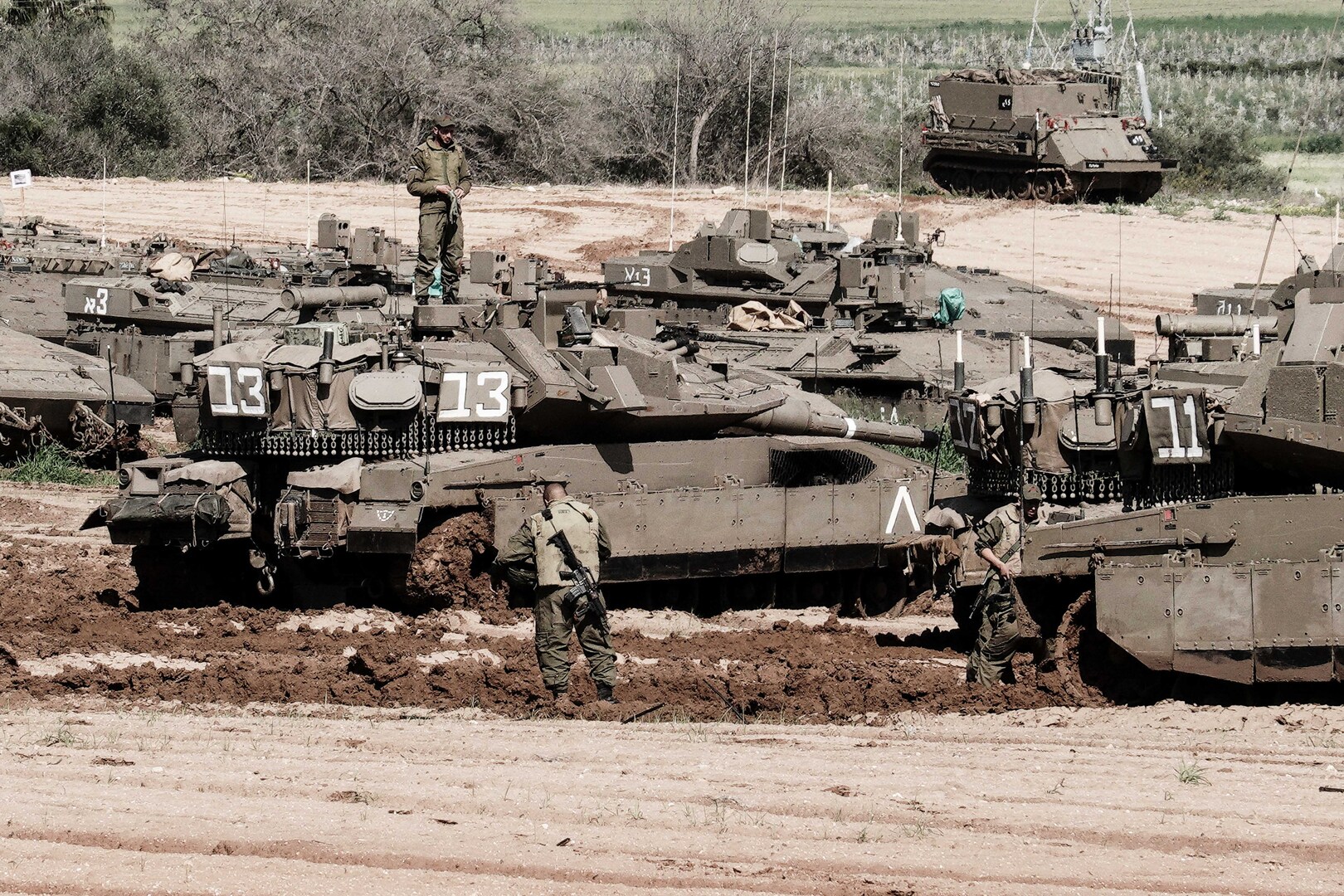مسؤول أمريكي يعتبر سحب تل أبيب بعض قواتها من غزة بداية تحول تدريجي