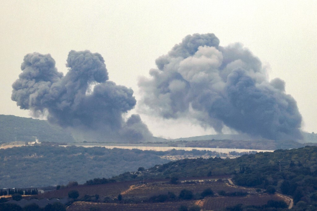 الجيش الإسرائيلي يشن غارة جوية على بلدة مارون الراس جنوبي لبنان
