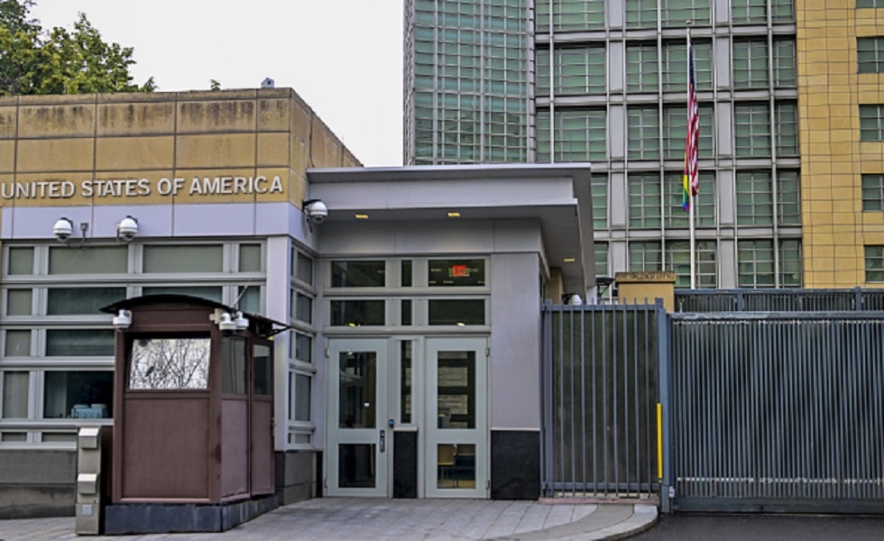 السفارة الأمريكية في موسكو ترفع راية المثليين