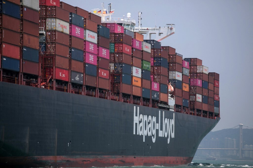 شركة شحن عالمية تعلن تحويل مسار سفنها لرأس الرجاء الصالح
