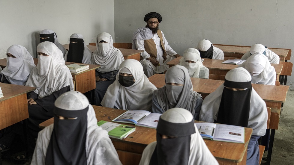 أفغانستان.. طالبان تعتقل عددا من النسوة بسبب ما أسمته 