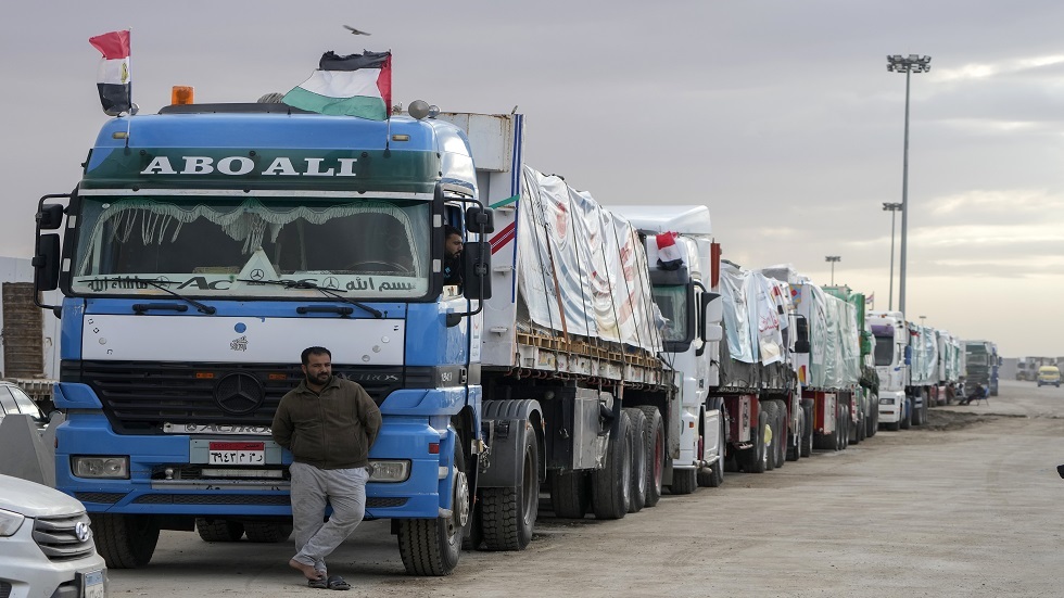 الجيش الإسرائيلي يعلن دخول 200 شاحنة محملة بالمساعدات الإنسانية إلى غزة