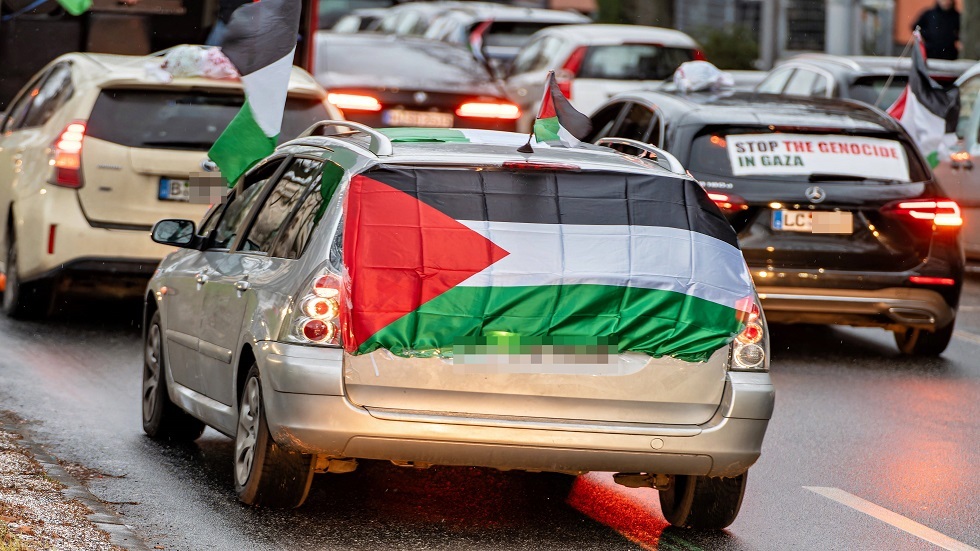 أستراليا.. الشرطة تبحث عن مجهول زرع عبوة ناسفة في سيارة رجل رفع علم فلسطين على منزله