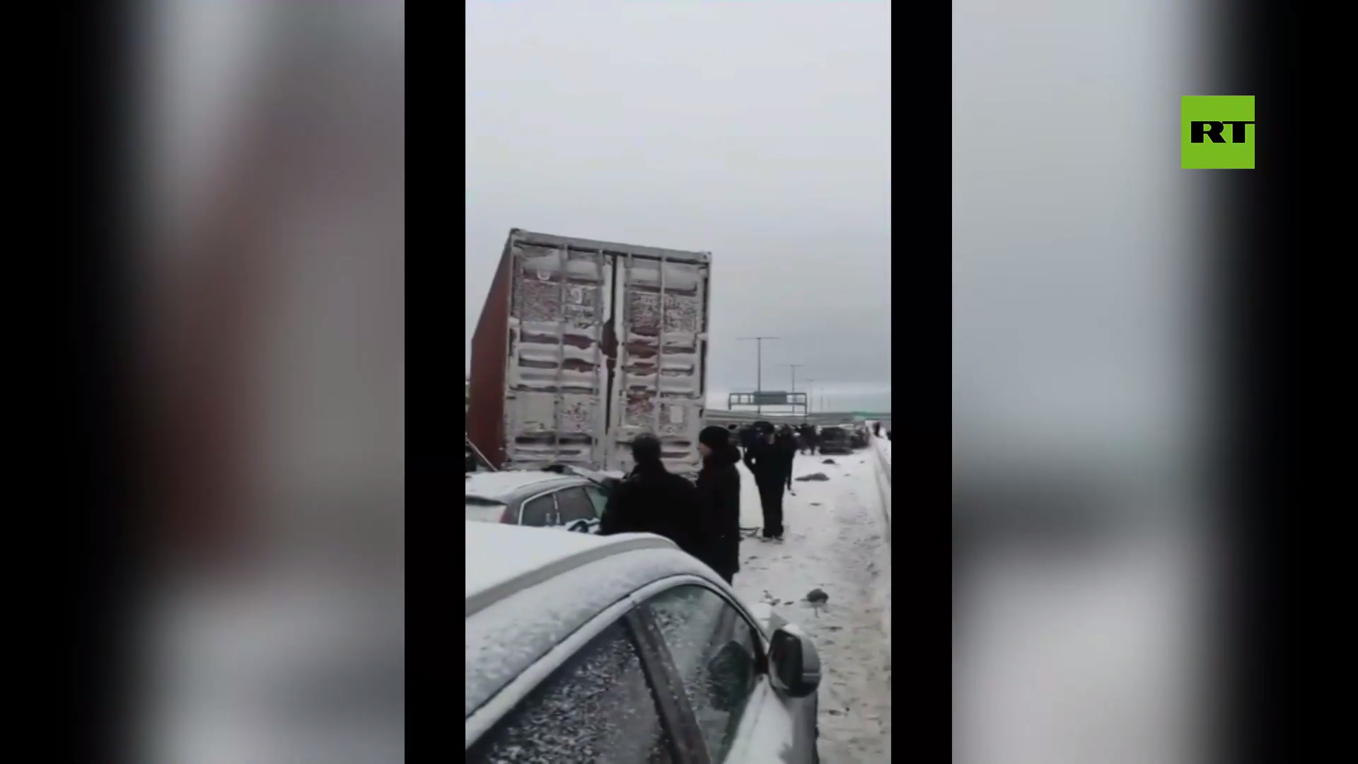 بالفيديو.. قتلى في حادث مروري غرب روسيا اصطدمت خلاله عشرات السيارات
