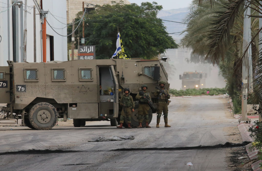 ضباط الجيش الإسرائيلي يحذرون من انتفاضة في الضفة الغربية
