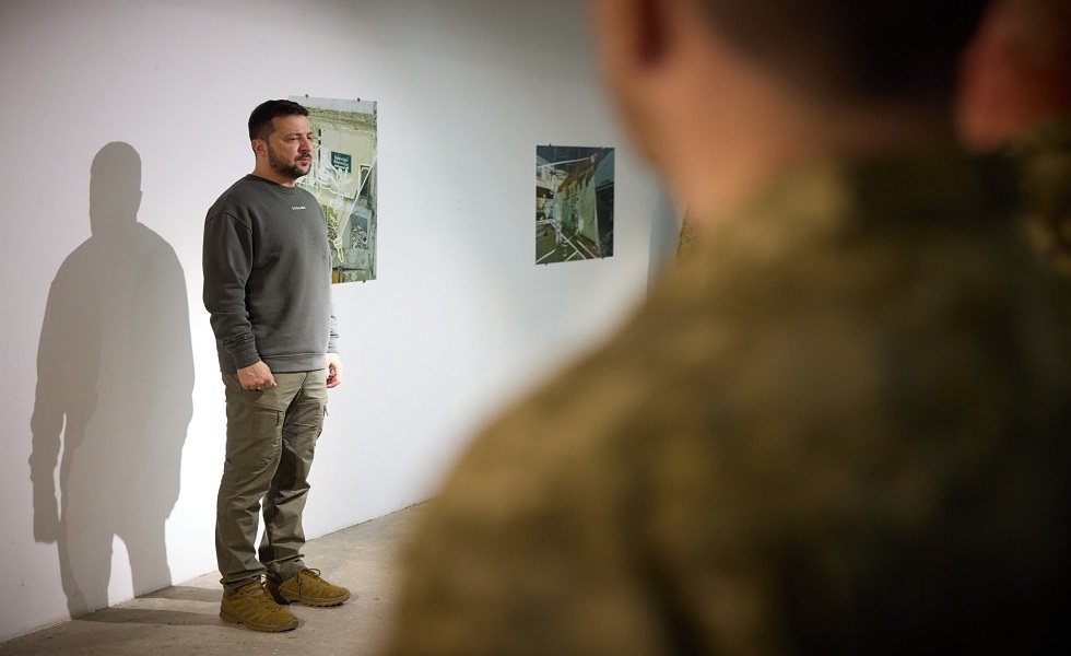 زيلينسكي يدعو الأوكرانيين للعودة إلى البلاد للخدمة في الجيش