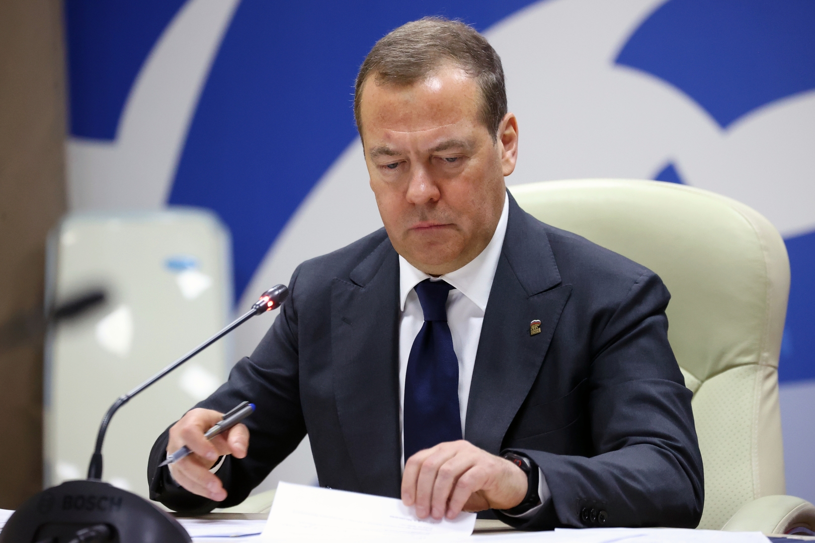 مدفيديف يعلق على التعبئة القسرية للمواطنين في أوكرانيا مدفيديف يعلق على التعبئة القسرية للمواطنين في أوكرانيا